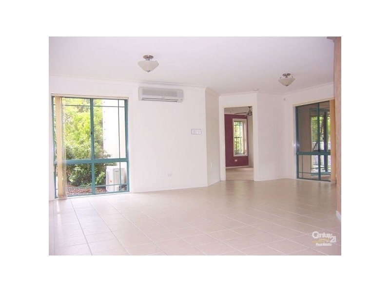 4 Chichester Drive, Arundel QLD 4214