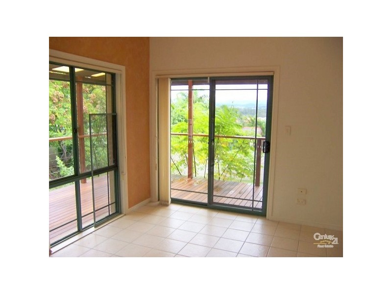 4 Chichester Drive, Arundel QLD 4214