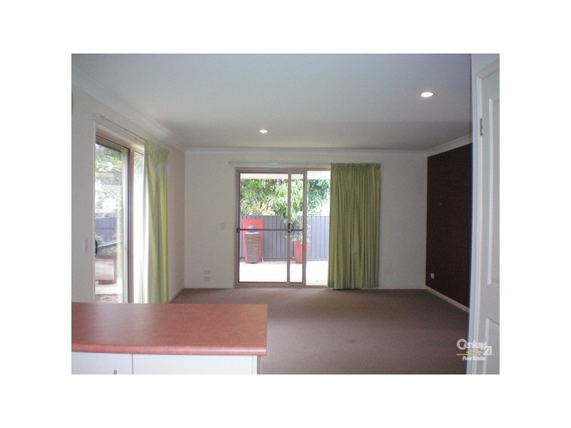 4/15 Harley Street, Labrador QLD 4215