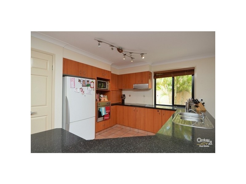 42 Meadowview Drive, Carrara QLD 4211