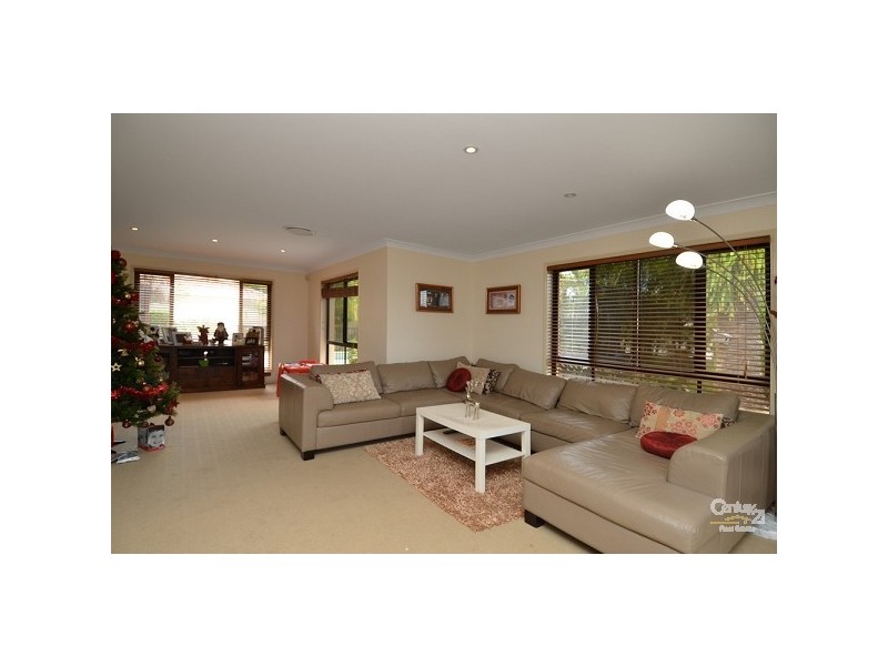 42 Meadowview Drive, Carrara QLD 4211