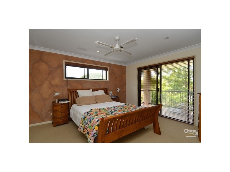 42 Meadowview Drive, Carrara QLD 4211