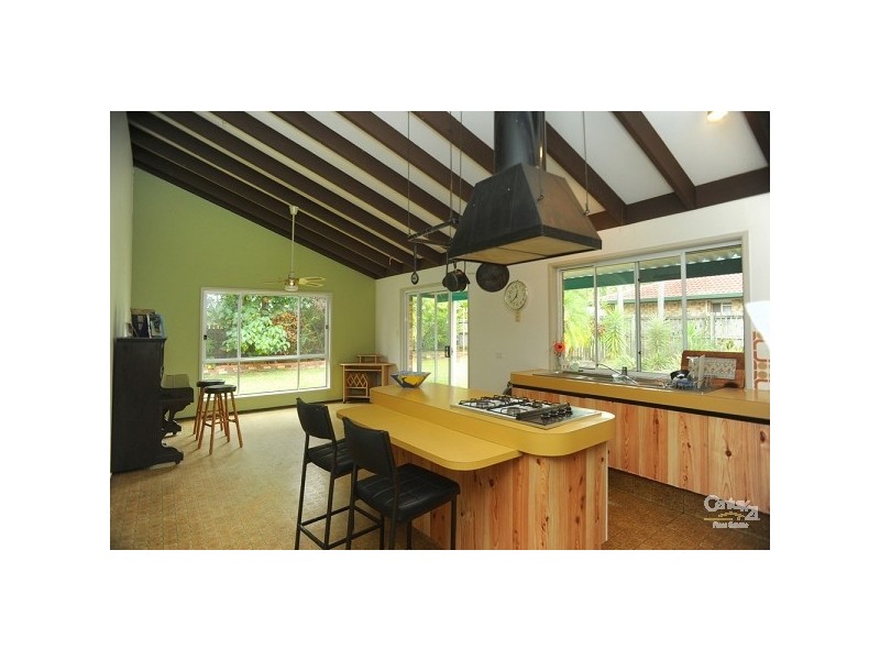 10 Bradley Avenue, Miami QLD 4220