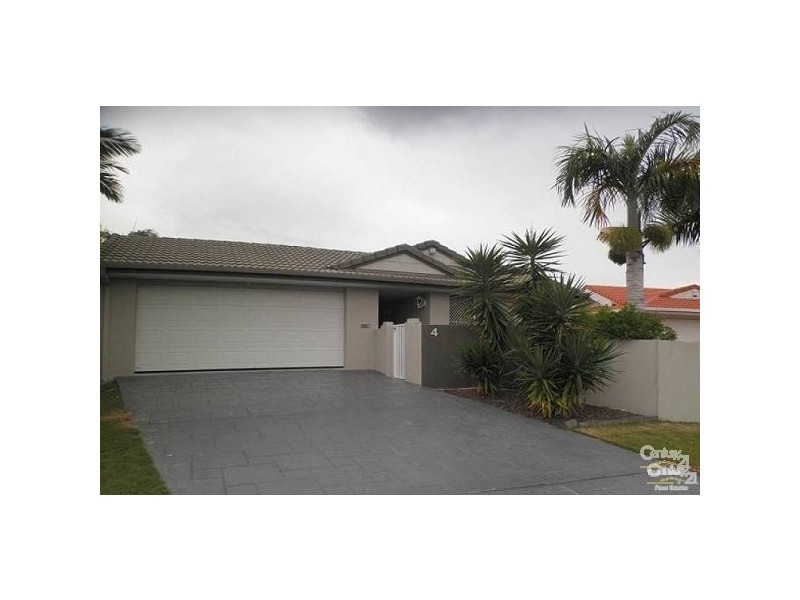4 Bon Aire Court, Clear Island Waters QLD 4226
