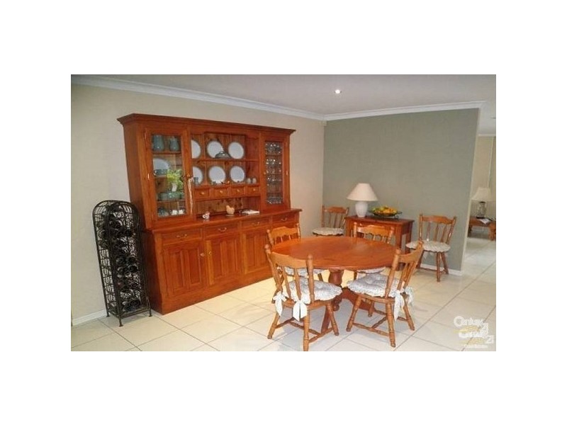 4 Bon Aire Court, Clear Island Waters QLD 4226