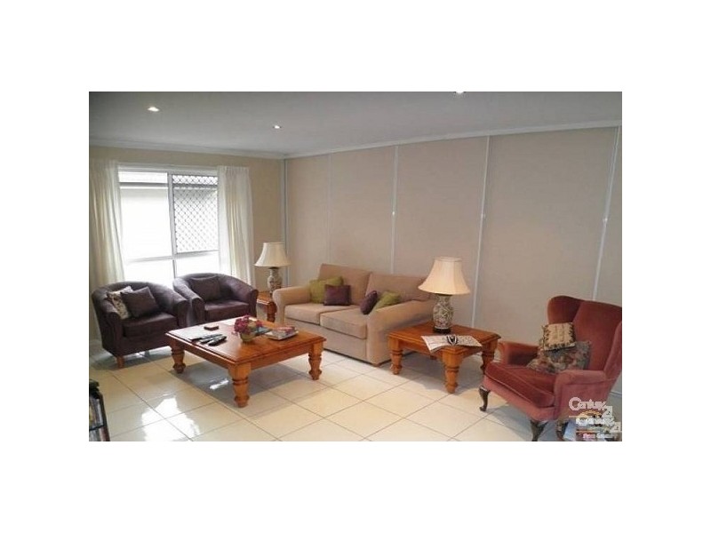 4 Bon Aire Court, Clear Island Waters QLD 4226