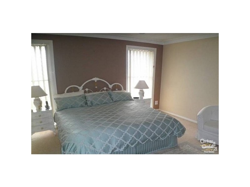 4 Bon Aire Court, Clear Island Waters QLD 4226