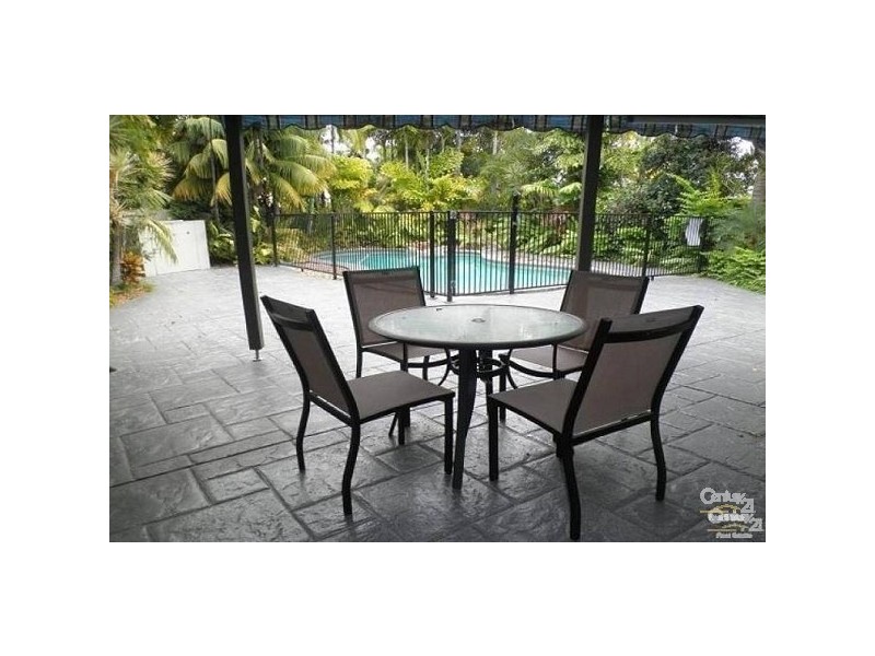 4 Bon Aire Court, Clear Island Waters QLD 4226