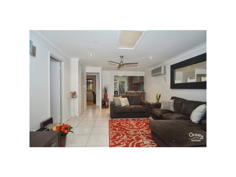 2/24 Doggett Drive, Miami QLD 4220