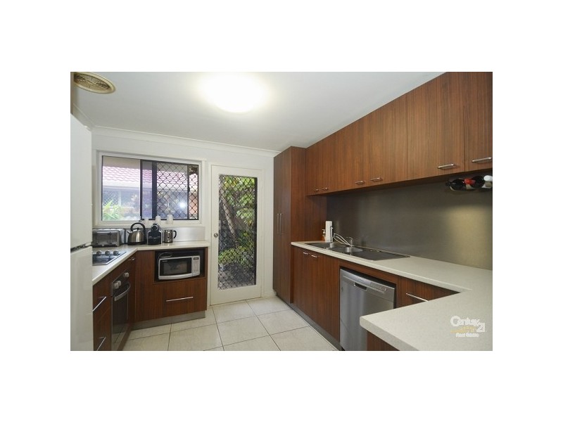 2/24 Doggett Drive, Miami QLD 4220
