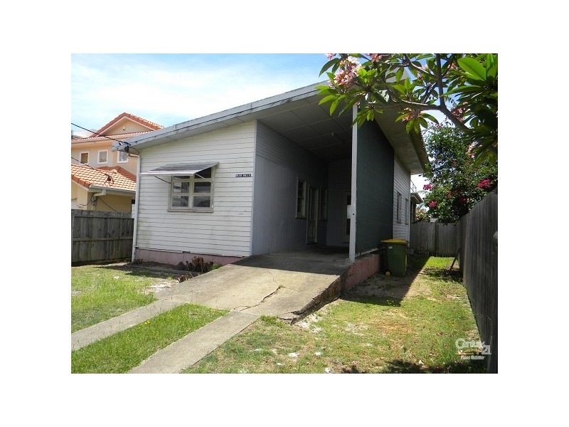 155 Sunshine Parade, Miami QLD 4220