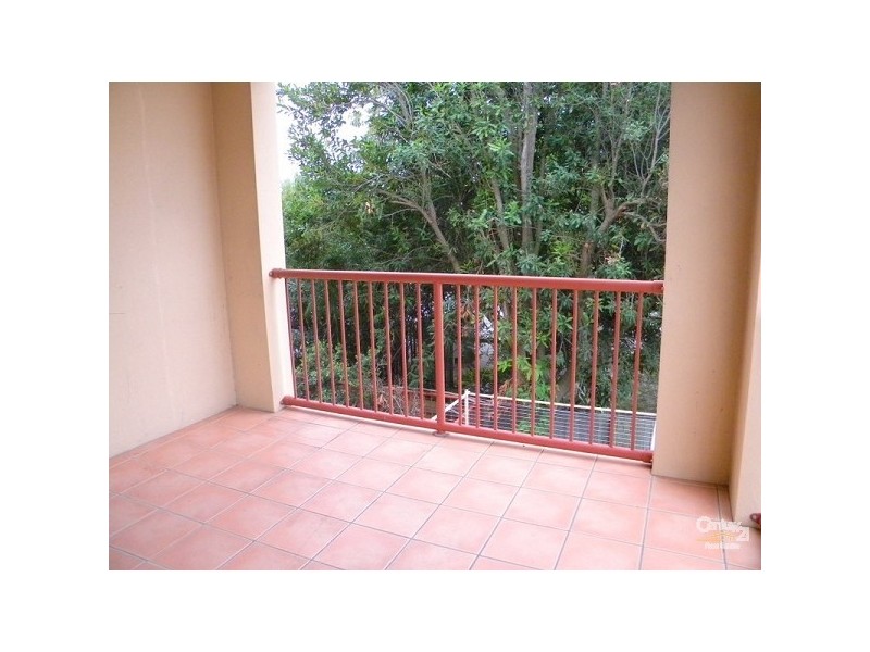 10/89 Frank Street, Labrador QLD 4215