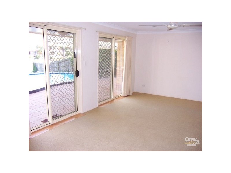 94 Hooker Boulevard, Broadbeach Waters QLD 4218