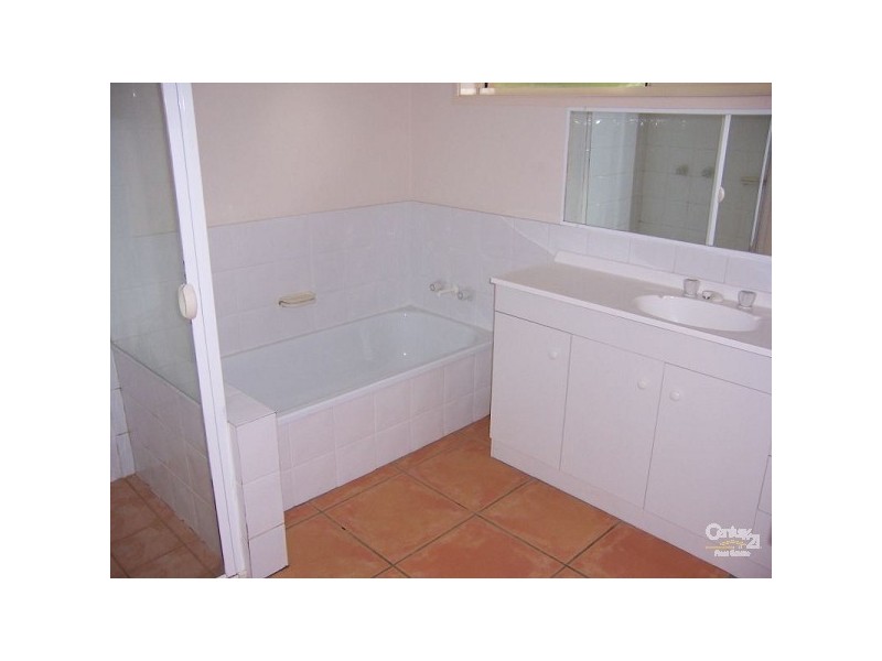 94 Hooker Boulevard, Broadbeach Waters QLD 4218