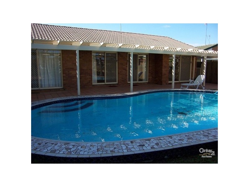 94 Hooker Boulevard, Broadbeach Waters QLD 4218