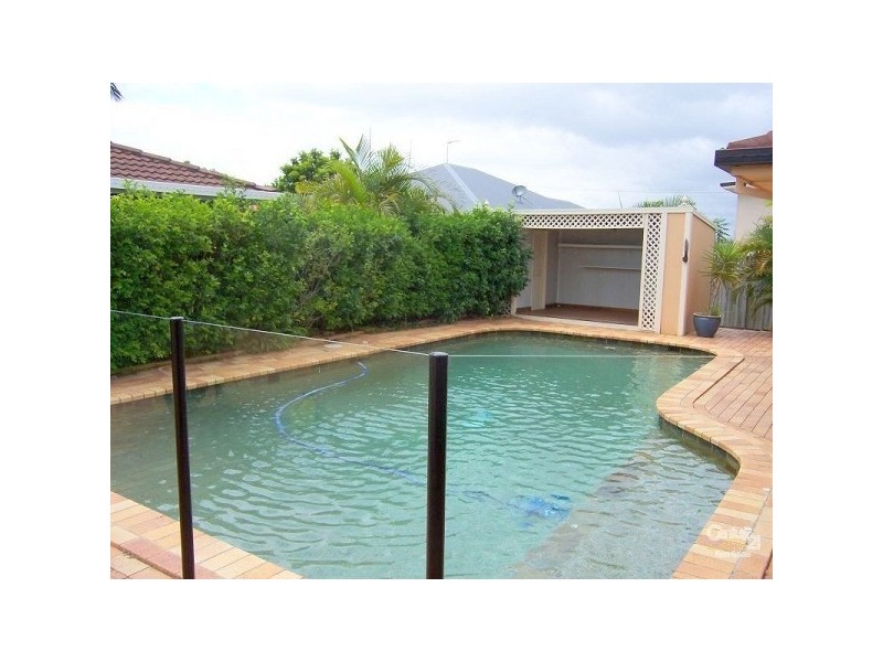 24 Daimler Drive, Bundall QLD 4217