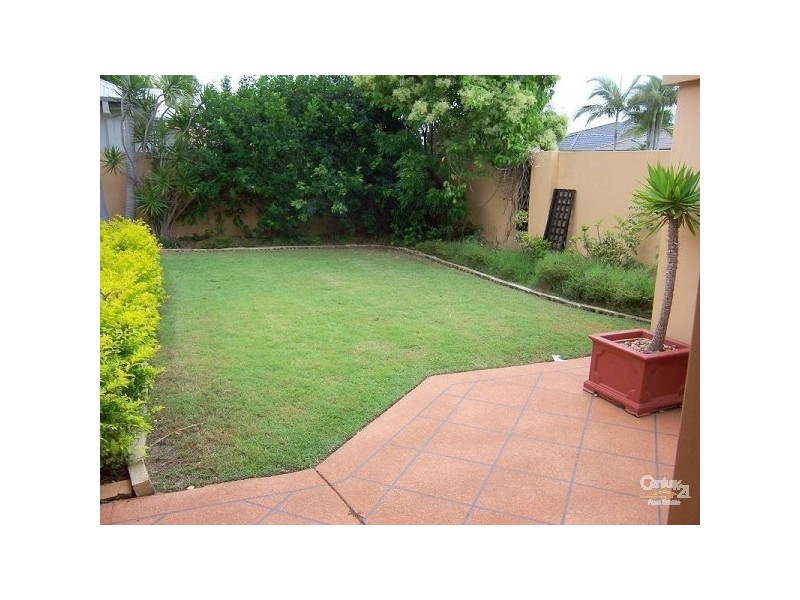 24 Daimler Drive, Bundall QLD 4217