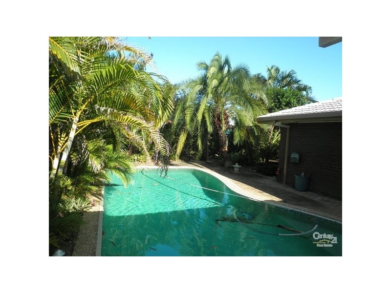 26 Wayfarer Avenue, Mermaid Waters QLD 4218