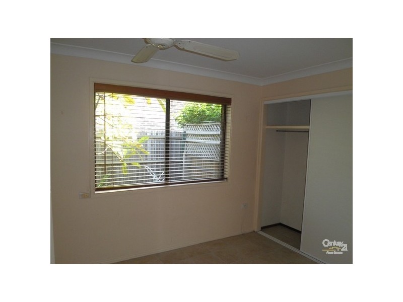 26 Wayfarer Avenue, Mermaid Waters QLD 4218