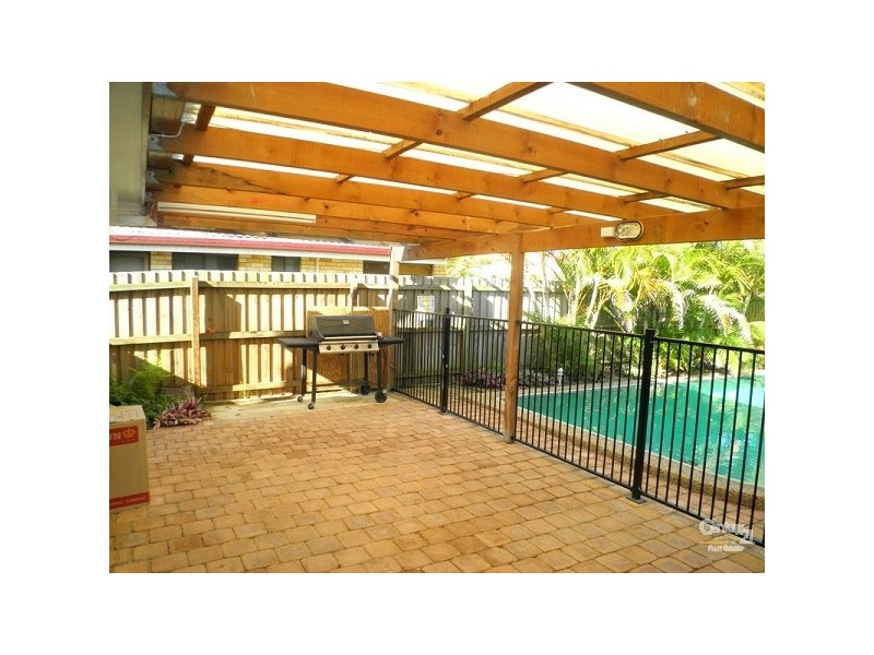 26 Wayfarer Avenue, Mermaid Waters QLD 4218