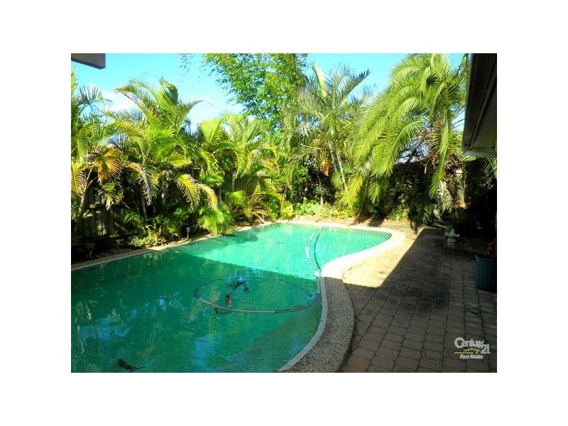 26 Wayfarer Avenue, Mermaid Waters QLD 4218