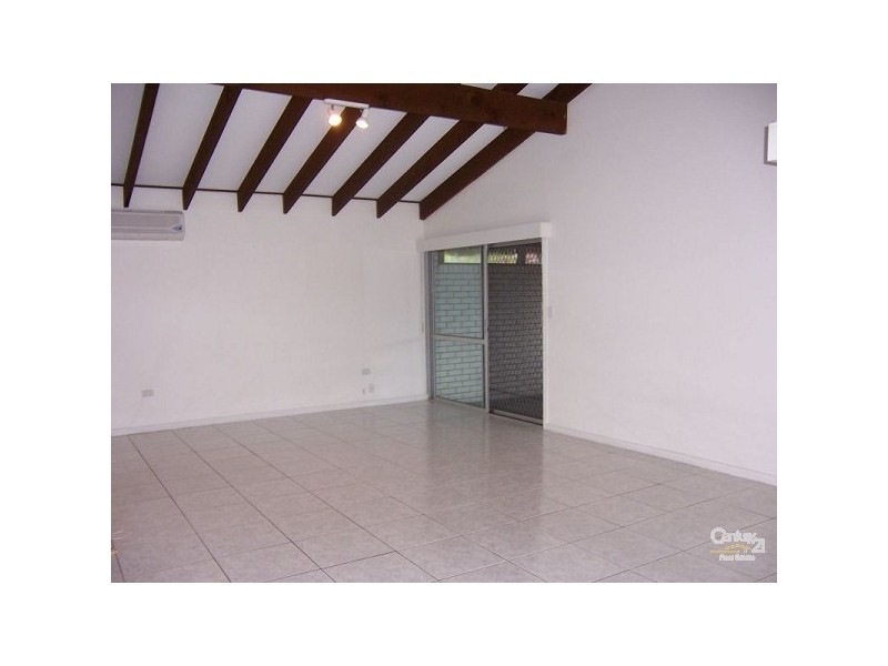 3 Kinloch Avenue, Benowa QLD 4217