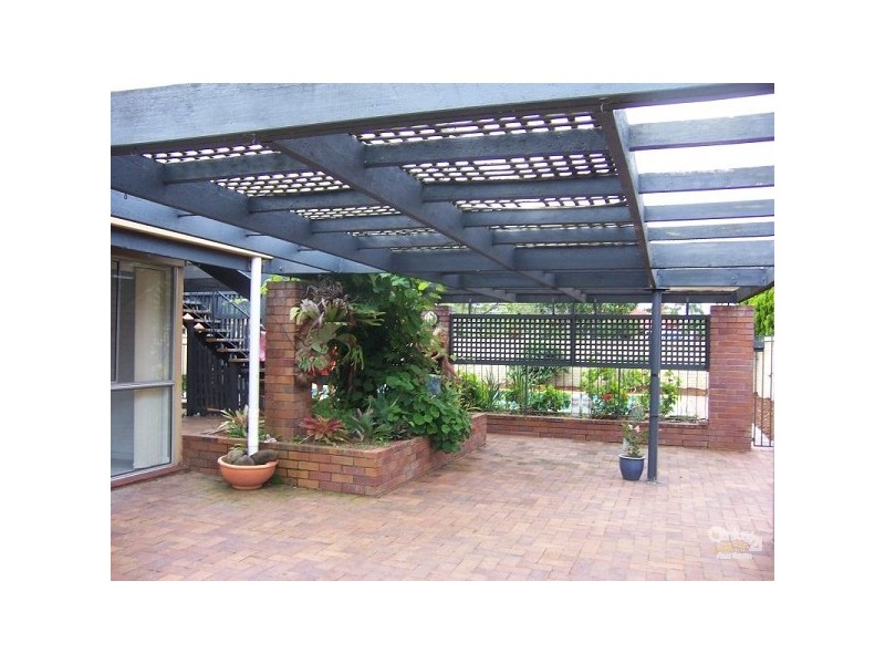 3 Kinloch Avenue, Benowa QLD 4217