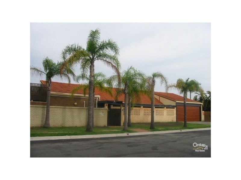 3 Kinloch Avenue, Benowa QLD 4217