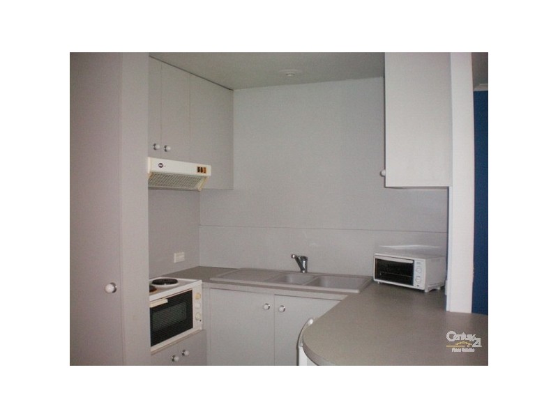 11/15 Weemala Street, Chevron Island QLD 4217