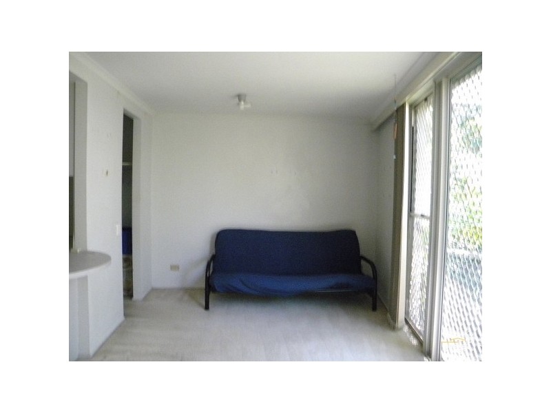 11/15 Weemala Street, Chevron Island QLD 4217