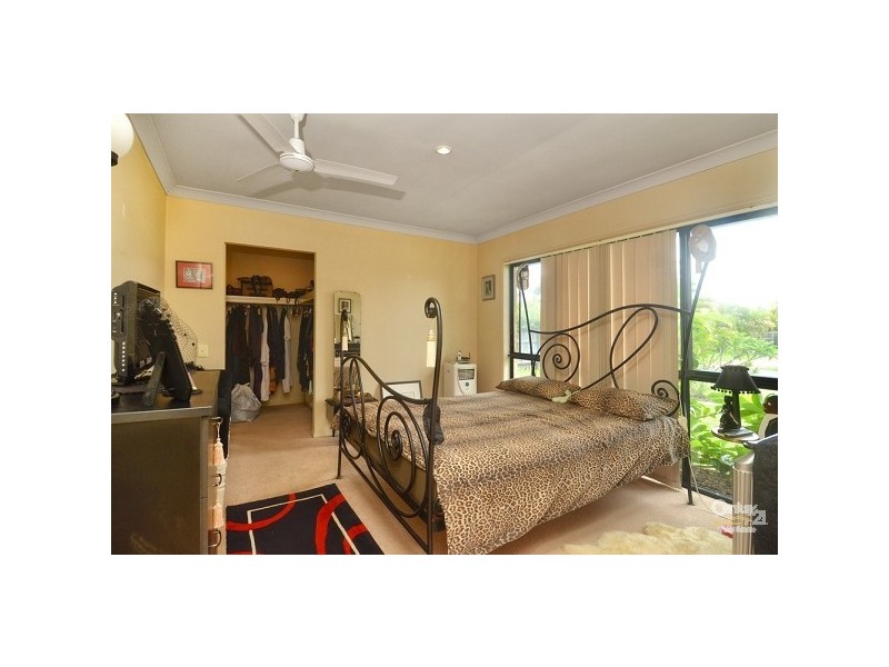 49 Grebe Place, Burleigh Waters QLD 4220