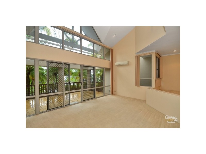 125 Santa Cruz Boulevard, Clear Island Waters QLD 4226