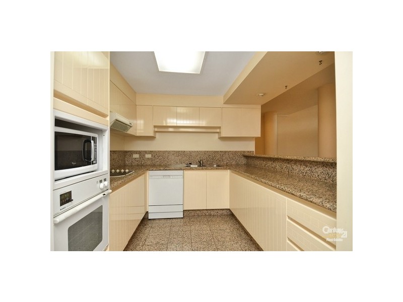 125 Santa Cruz Boulevard, Clear Island Waters QLD 4226