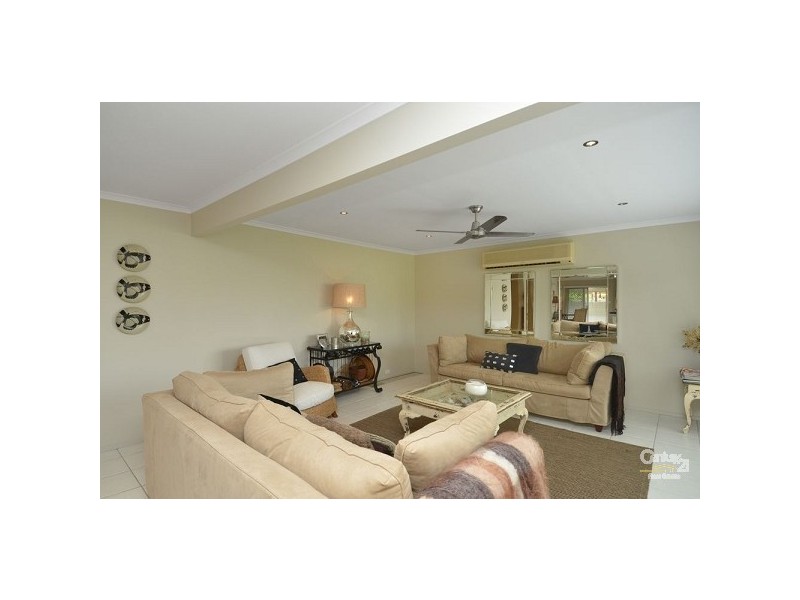 112 Waitomo Street, Broadbeach Waters QLD 4218