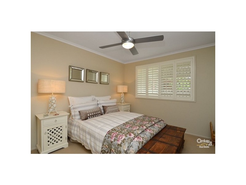 112 Waitomo Street, Broadbeach Waters QLD 4218