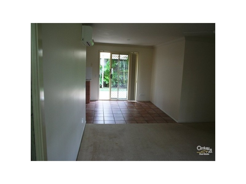 1/6 Dauphin Crescent, Merrimac QLD 4226