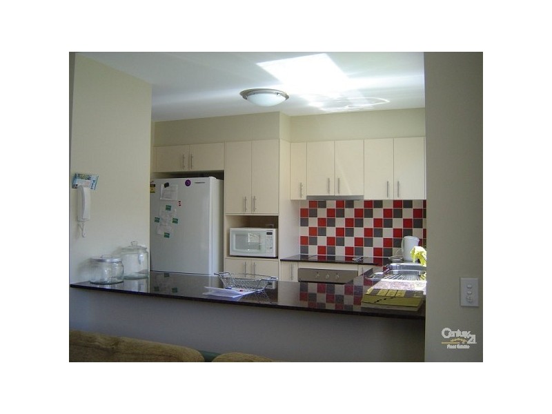 9/170 Whiting Street, Labrador QLD 4215