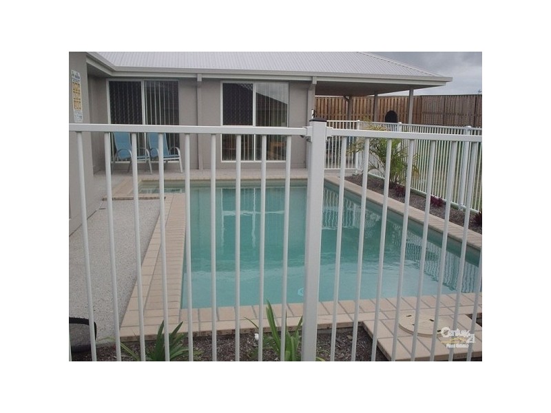 3 Peckham Court, Pacific Pines QLD 4211