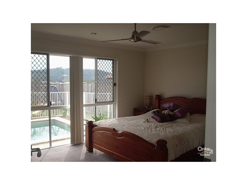 3 Peckham Court, Pacific Pines QLD 4211