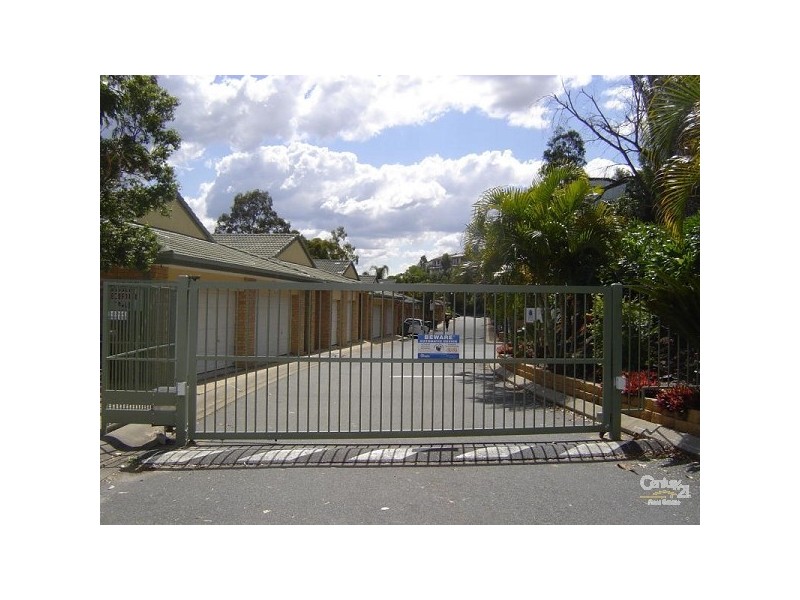 1024 St Michaels Terrace, Oxenford QLD 4210