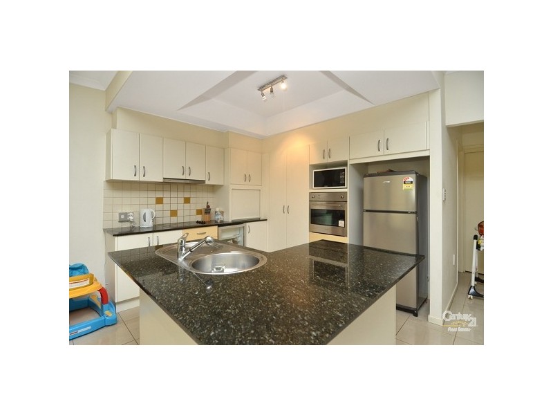 4/445 Pine Ridge Road, Runaway Bay QLD 4216