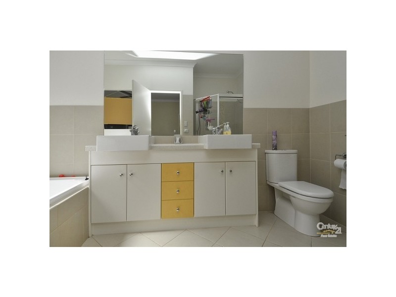 4/445 Pine Ridge Road, Runaway Bay QLD 4216