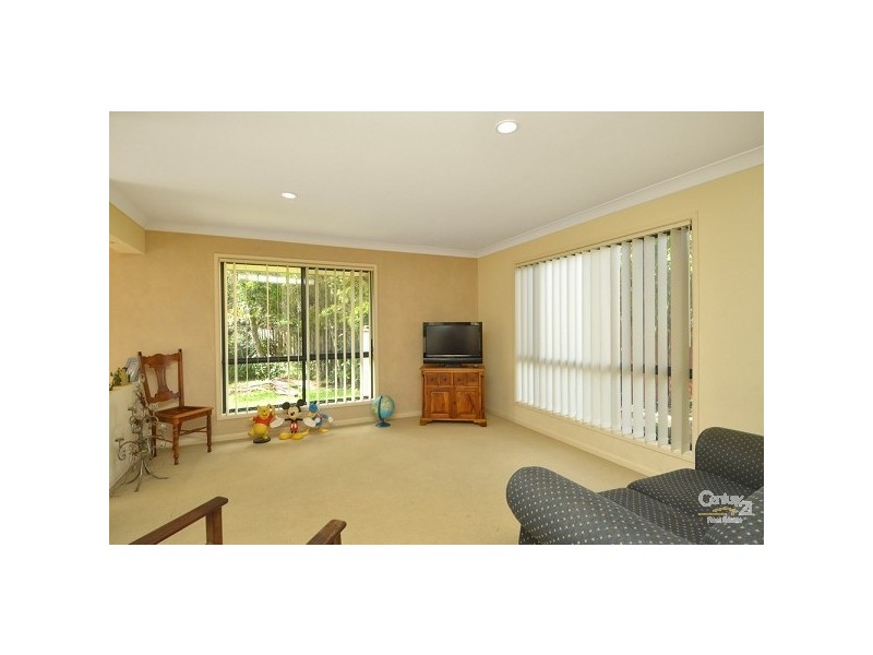 12 Josh Court, Ashmore QLD 4214
