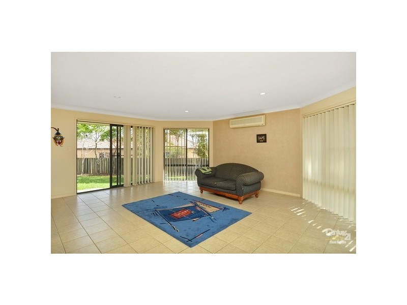 12 Josh Court, Ashmore QLD 4214