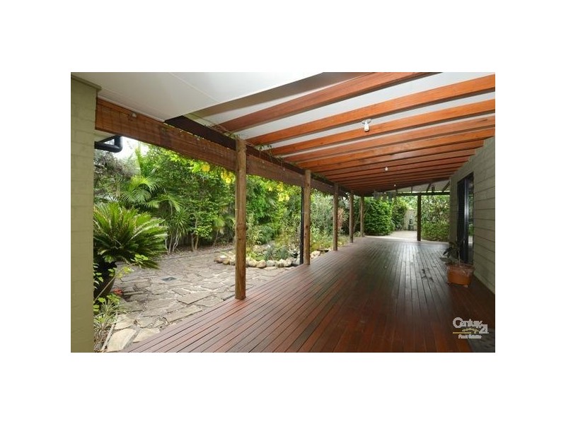 17 Southerly Street, Mermaid Waters QLD 4218