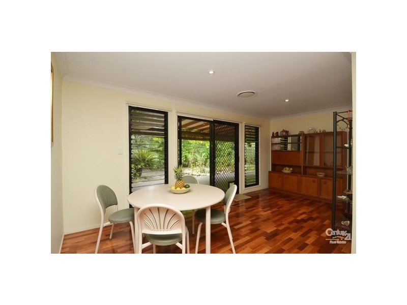 17 Southerly Street, Mermaid Waters QLD 4218