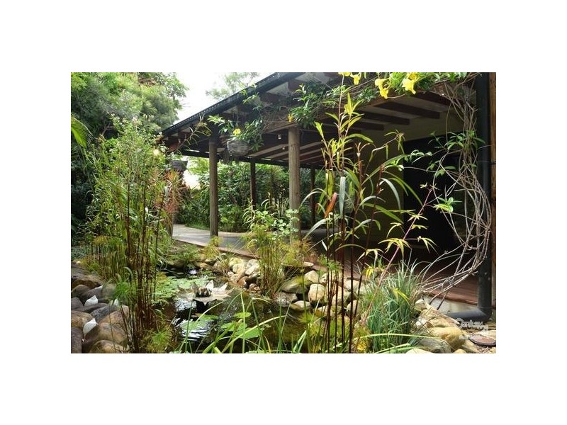 17 Southerly Street, Mermaid Waters QLD 4218