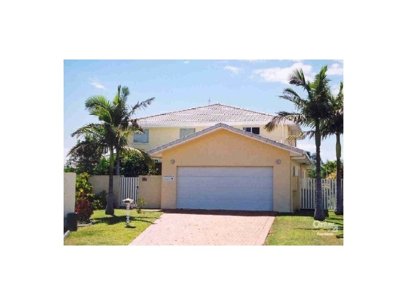 7 Braemer Court, Benowa QLD 4217