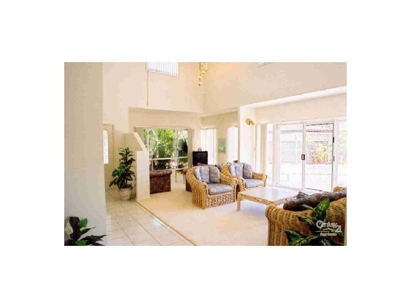 7 Braemer Court, Benowa QLD 4217