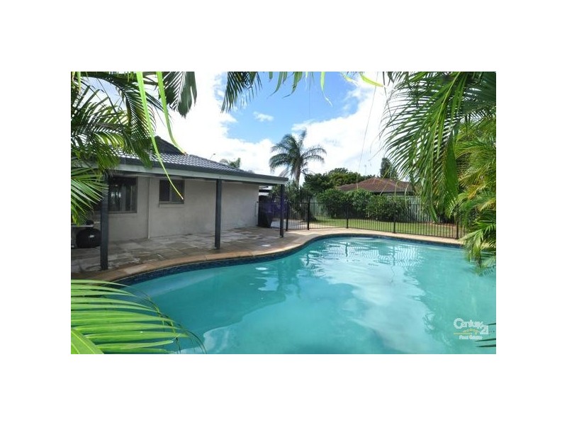 132 Markeri Street, Mermaid Waters QLD 4218